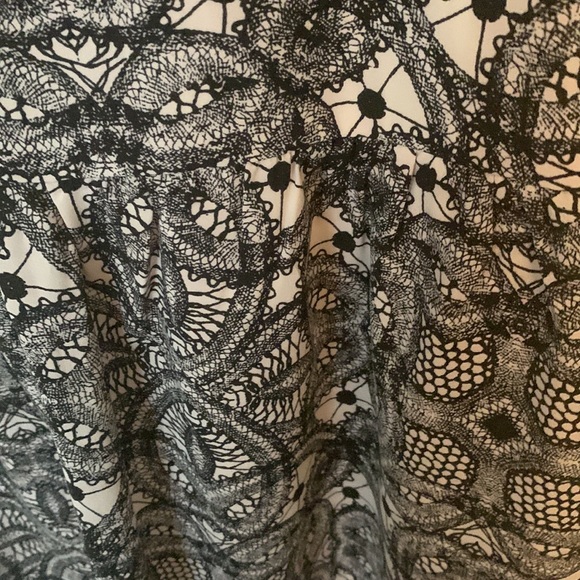 NWOT Express size 6 dress never worn, size zip up, attached necklace - Picture 3 of 3